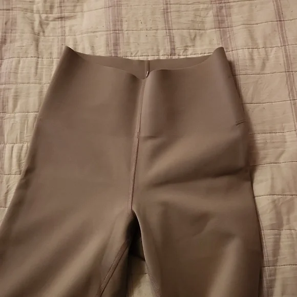 Glow Up SHR Tight - Picture 7 of 14